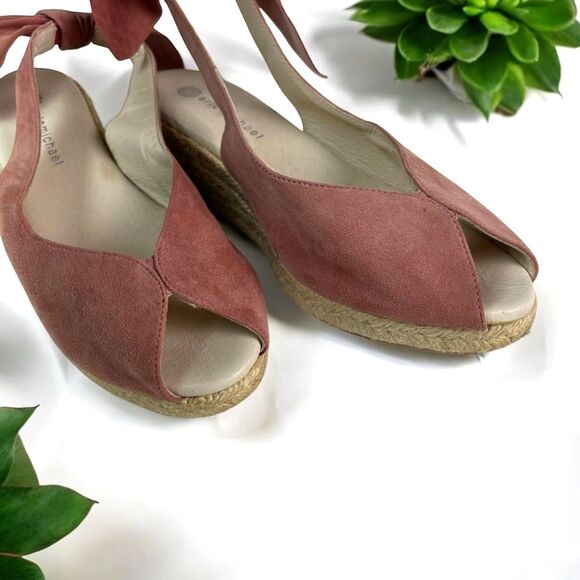 🆕 Eric Michael Suede Peep Toe Slingback Wedge Sandal with Bow - Picture 6 of 9